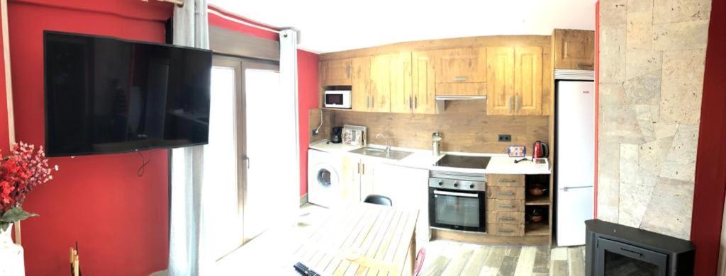 Apartamentos Deluxe Con Jacuzzi O Chimenea Love For Two Collado Mediano Εξωτερικό φωτογραφία