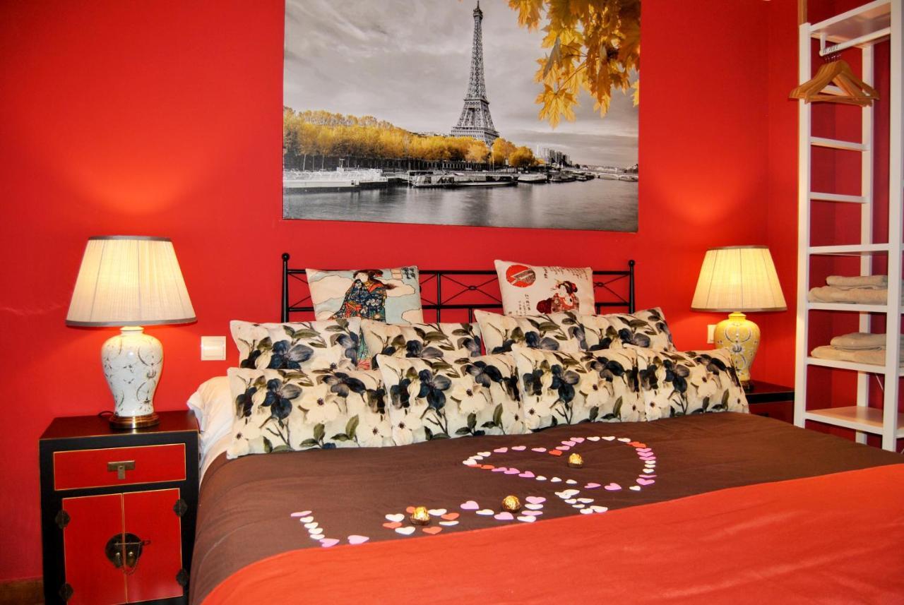 Apartamentos Deluxe Con Jacuzzi O Chimenea Love For Two Collado Mediano Εξωτερικό φωτογραφία