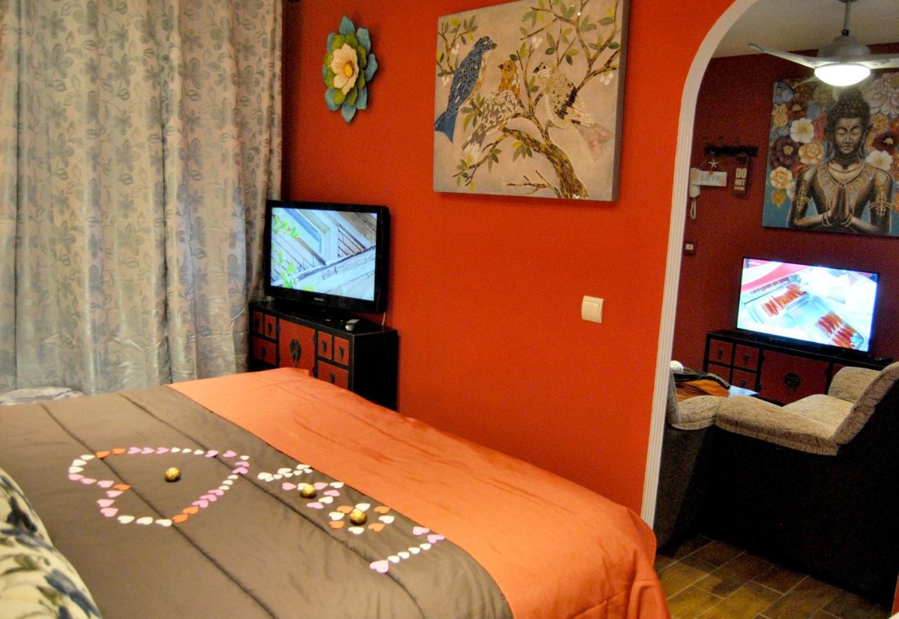 Apartamentos Deluxe Con Jacuzzi O Chimenea Love For Two Collado Mediano Εξωτερικό φωτογραφία